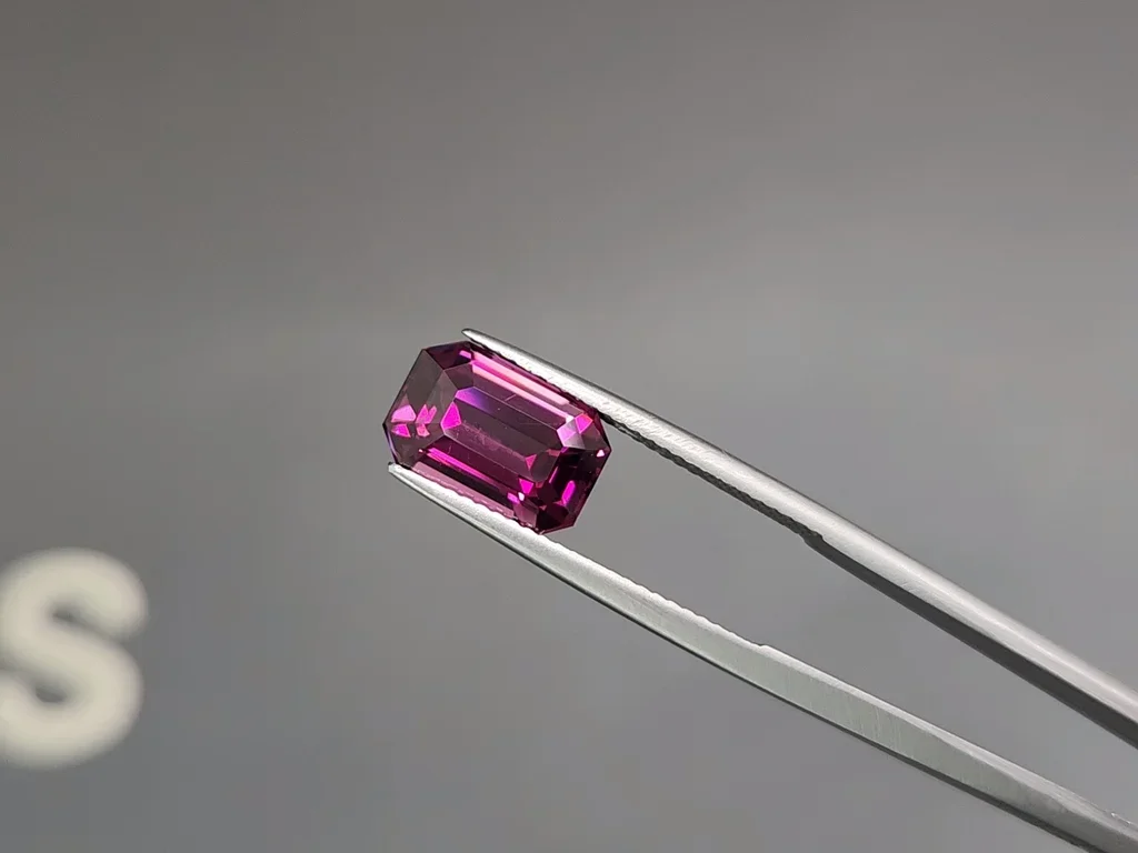 Intense purple umbalite garnet in octagon cut 4.63 carats Image №3