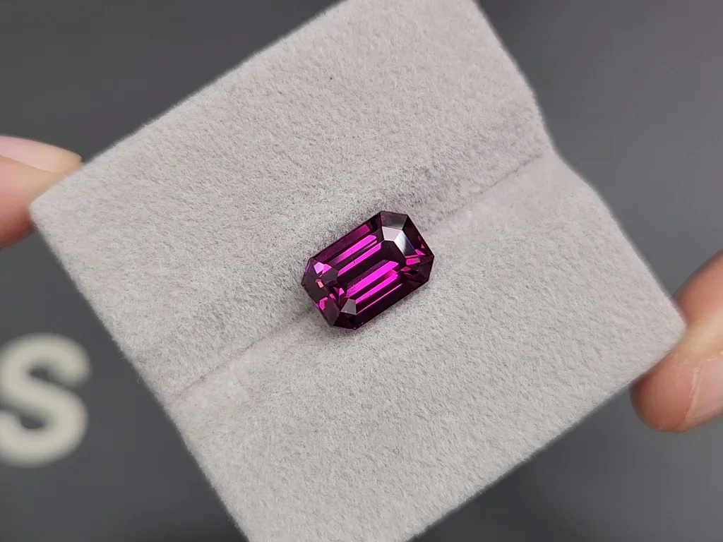Intense purple umbalite garnet in octagon cut 4.63 carats Image №4