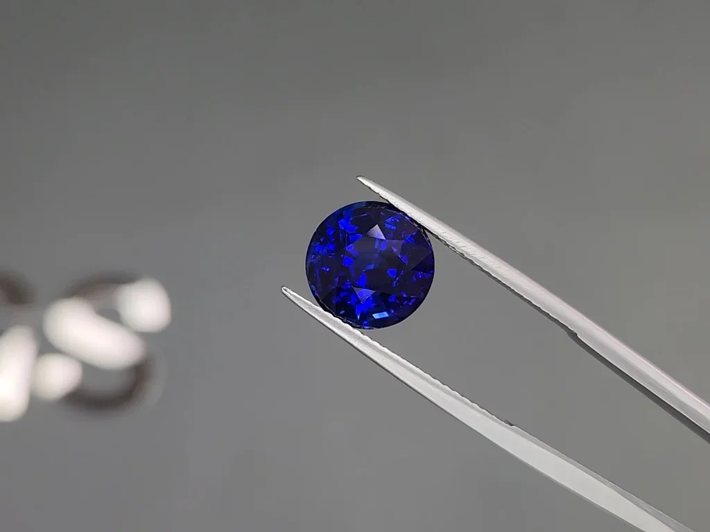 Royal Blue sapphire in round cut 6.03 carats, Sri Lanka  Image №3