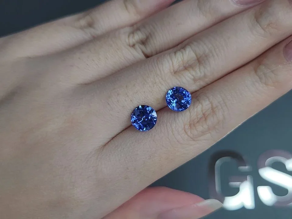 Pair of Cornflower Blue sapphires in round cut 4.17 carats, Sri Lanka Image №2