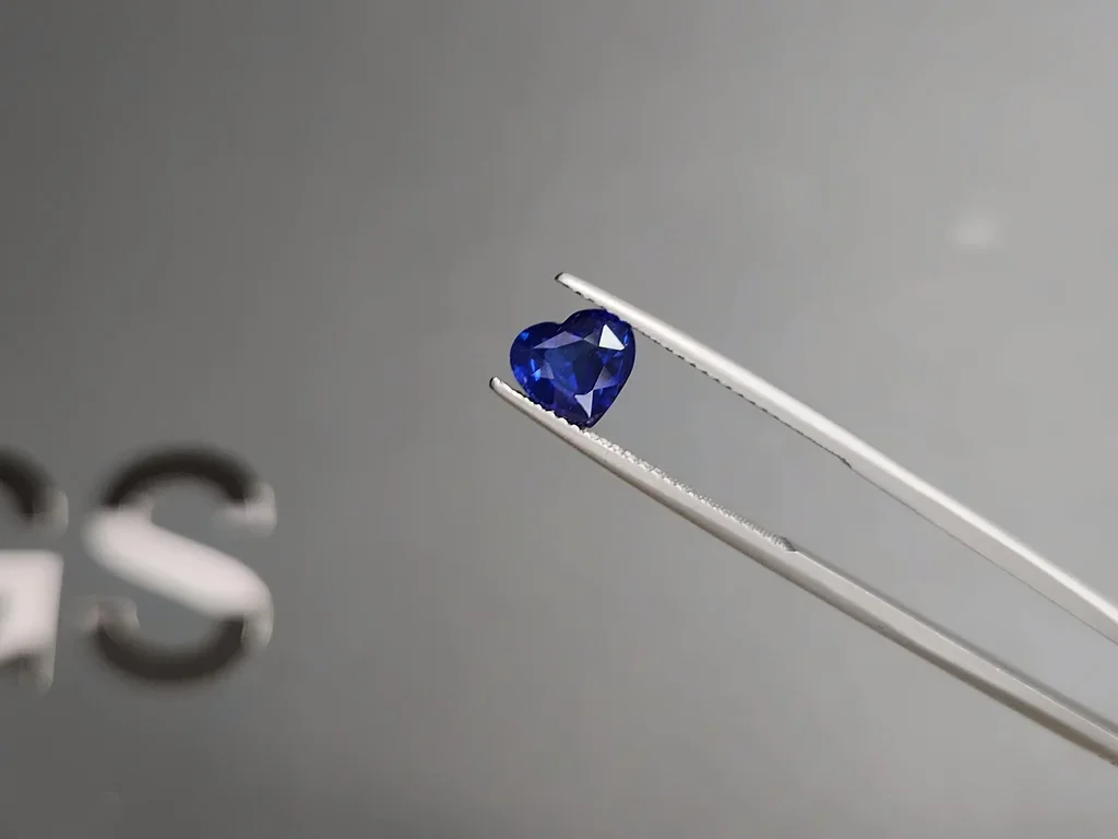 Sapphire Royal Blue heart cut  2.04 carats, Sri Lanka  Image №3