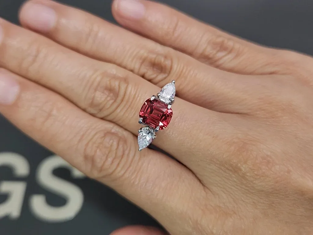Spinel Mahenge Vibrant red pink cushion cut 2.34 carats, Tanzania   Image №5