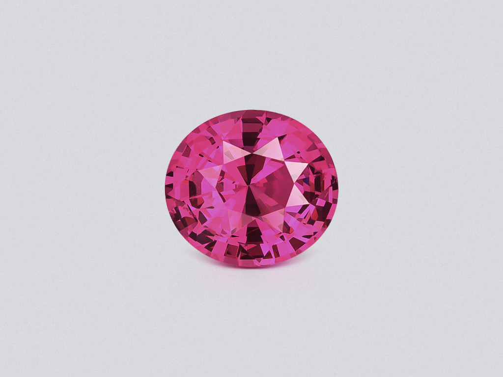 Spinel Mahenge Vivid Pink oval cut 2.60 carats, Tanzania   Image №1