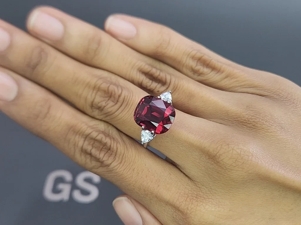 Large garnet cushion cut 10.76 carats, Tanzania Image №5