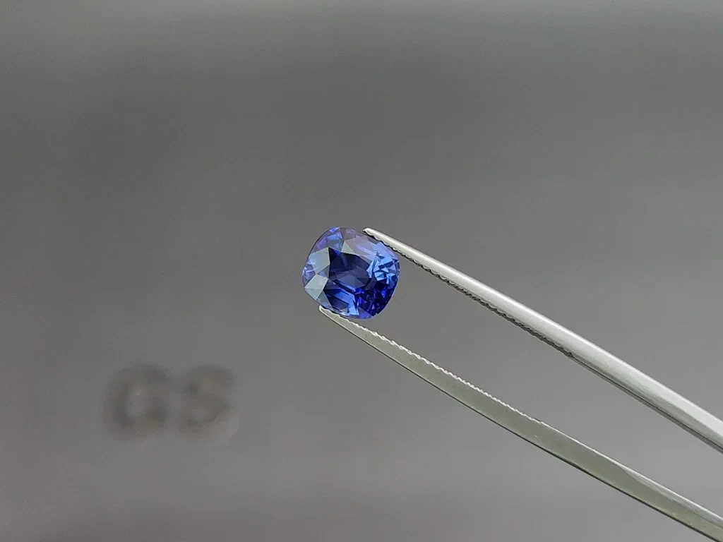 Unheated sapphire Royal Blue cushion cut 2.55 carats, Sri Lanka Image №3