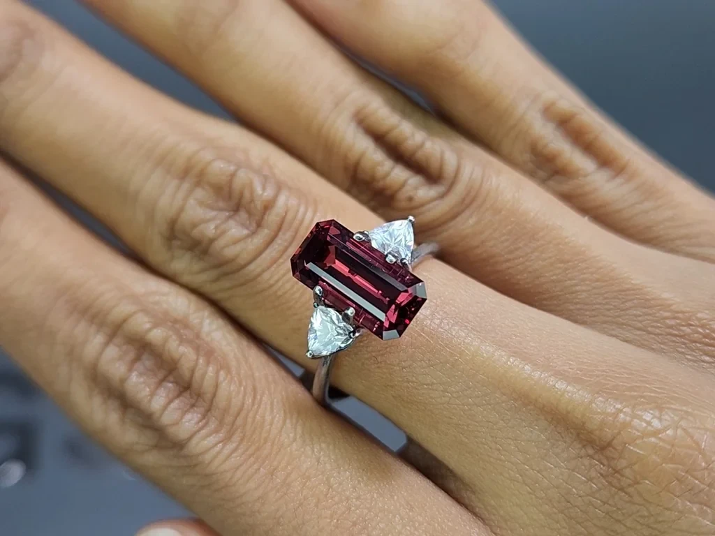 Garnet rhodolite octagon cut 4.41 carats, Madagascar Image №5