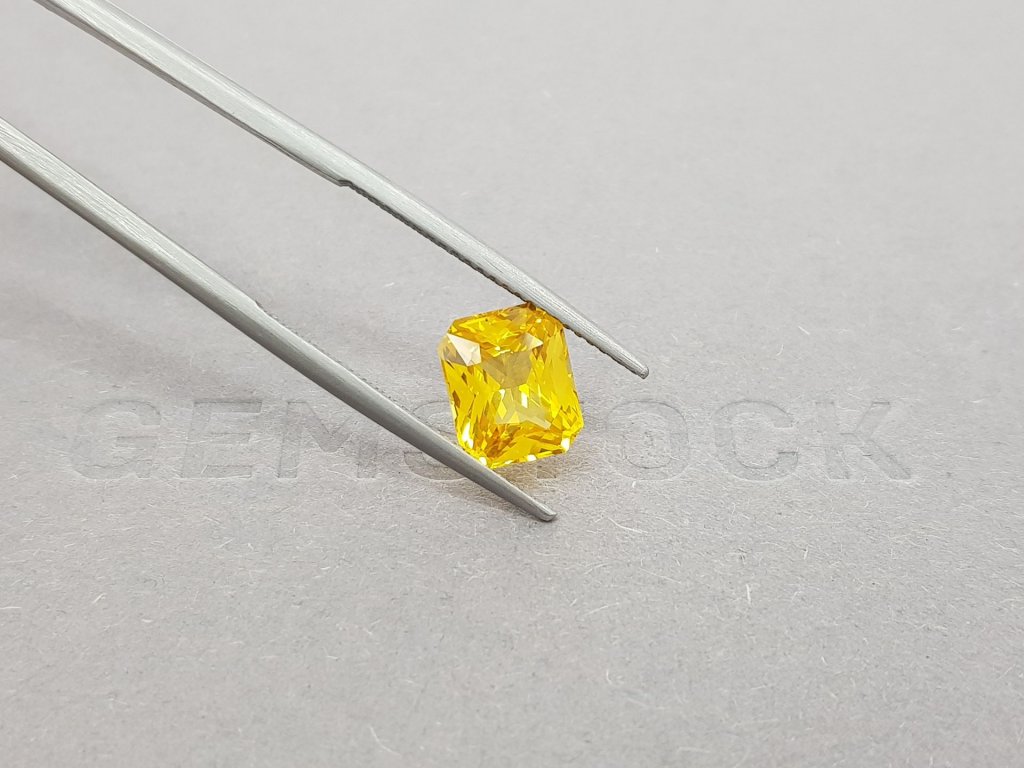 Bright yellow radiant cut sapphire 3.07 ct, Sri Lanka Image №2