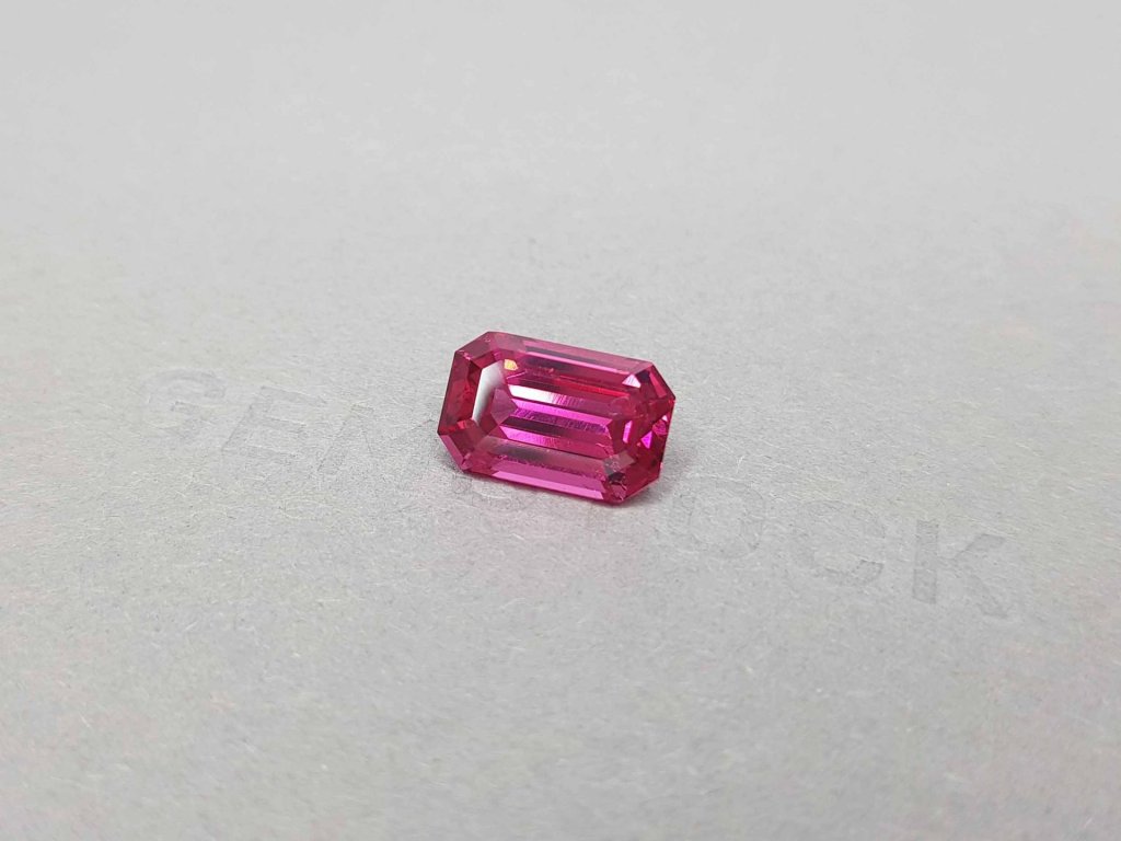 Vibrant pink Mahenge spinel 6.15 ct, Tanzania Image №4