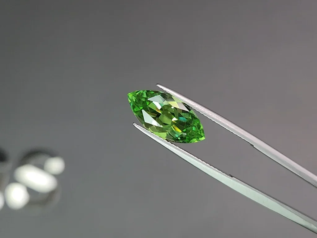 Neon green tsavorite in marquise cut 6.07 ct, Kenya Image №3