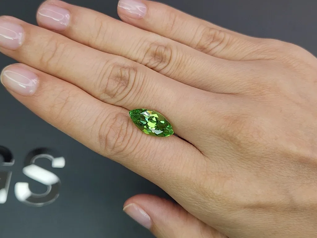 Neon green tsavorite in marquise cut 6.07 ct, Kenya Image №2