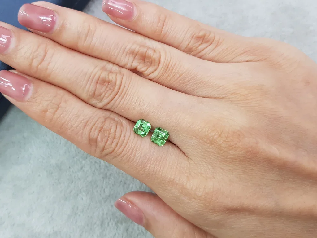 Pair of neon green tsavorite garnets in octagon cut 2.06 ct Image №3