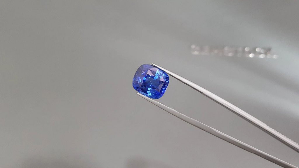 Unique Peacock or Electric Blue color sapphire in cushion cut 9.28 carats, Sri Lanka Image №9