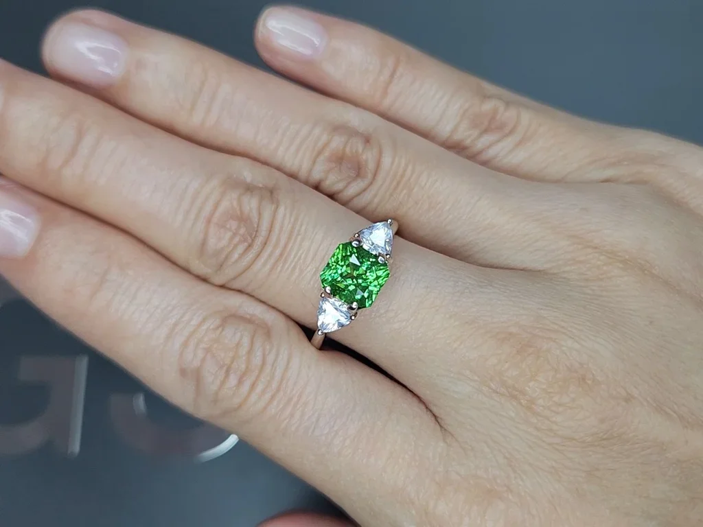Vibrant green tsavorite garnet in radiant cut 2.52 carats, Tanzania  Image №5