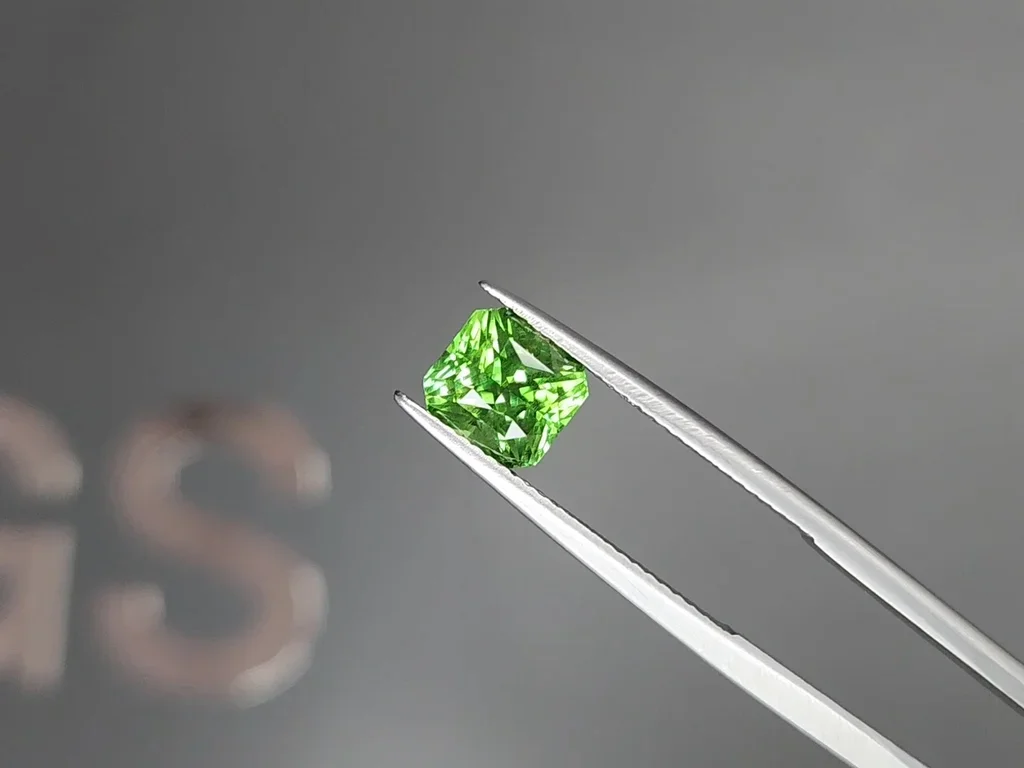 Vibrant green tsavorite garnet in radiant cut 2.52 carats, Tanzania  Image №3