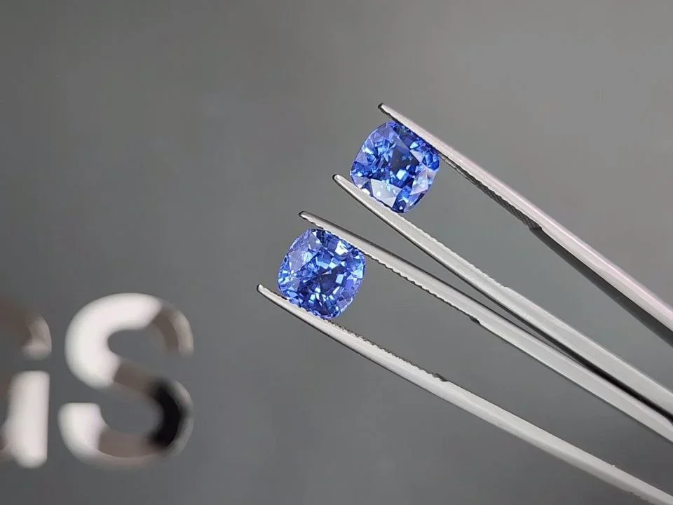 Pair of Cornflower Blue sapphires in cushion cut 6.30 carats, Sri Lanka Image №3