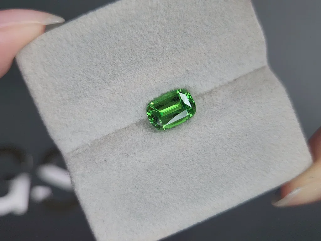 Intense Green tsavorite garnet in cushion cut 1.79 carats, Tanzania Image №4