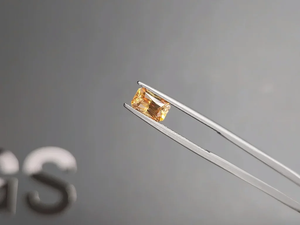 Vivid yellow sapphire in radiant cut 1.58 carats, Sri Lanka Image №3