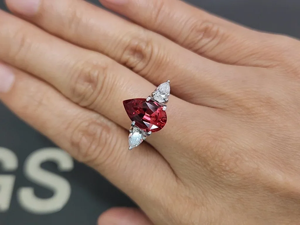 Spinel Mahenge Vibrant pink red 3.63 carats pear cut 3.63 carats, Tanzania Image №5