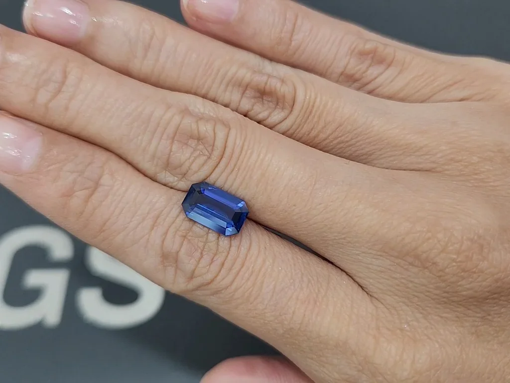 Unheated sapphire Royal Blue octagon cut 3.01 carats, Sri Lanka Image №2