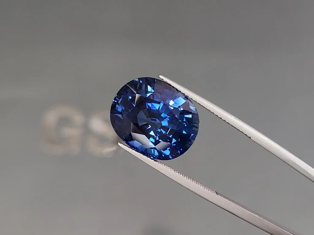 Unheated Intense Blue sapphire in cushion cut 18.62 carats,  Africa Image №3