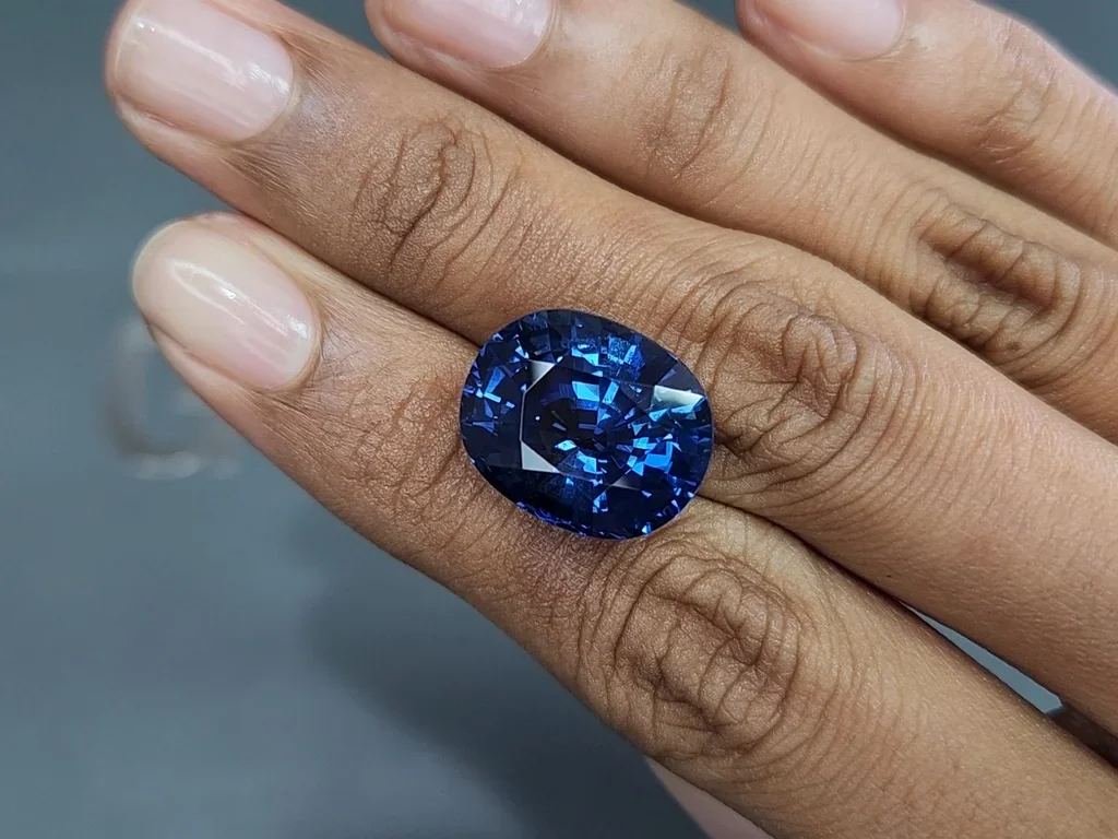 Unheated Intense Blue sapphire in cushion cut 18.62 carats,  Africa Image №2
