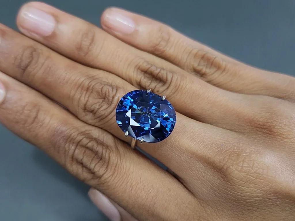 Unheated Intense Blue sapphire in cushion cut 18.62 carats,  Africa Image №5
