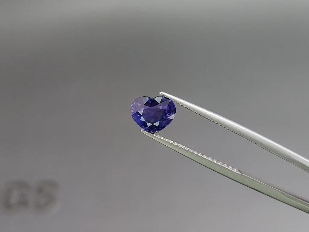 Unheated sapphire Royal Blue shape heart  2.00 carats, Sri Lanka Image №3