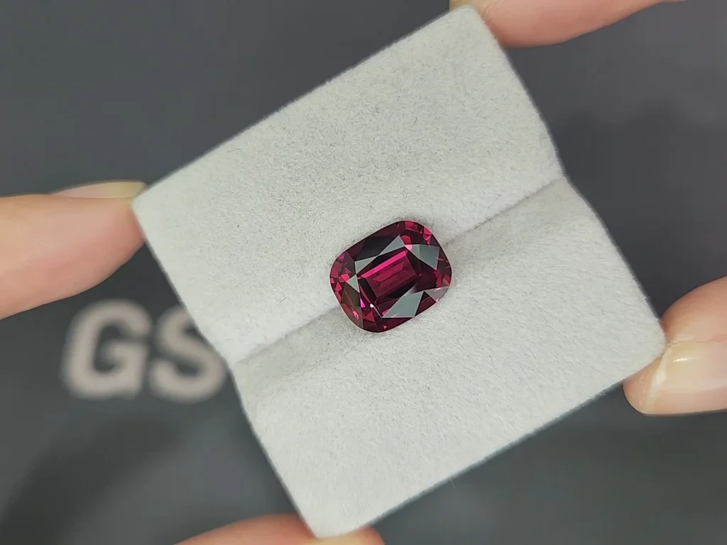 Purple garnet rhodolite cushion cut 5.69 carats, Tanzania Image №4