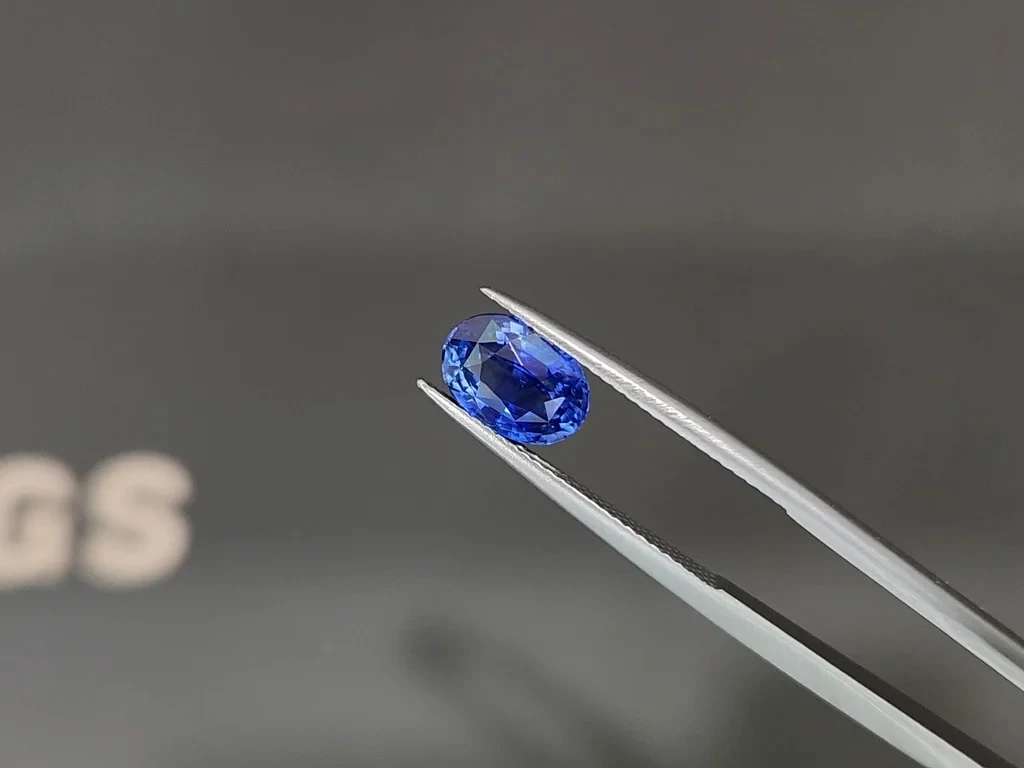 Blue sapphire oval cut 2.50 carats, Sri Lanka Image №3