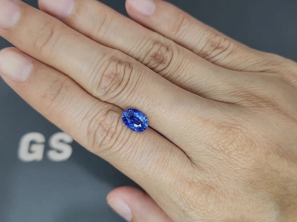 Blue sapphire oval cut 2.50 carats, Sri Lanka Image №2