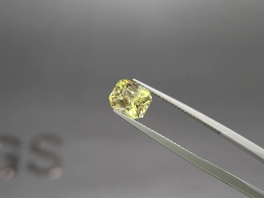 Chrysoberyll radiant cut 2.58 carats, Sri Lanka Image №3