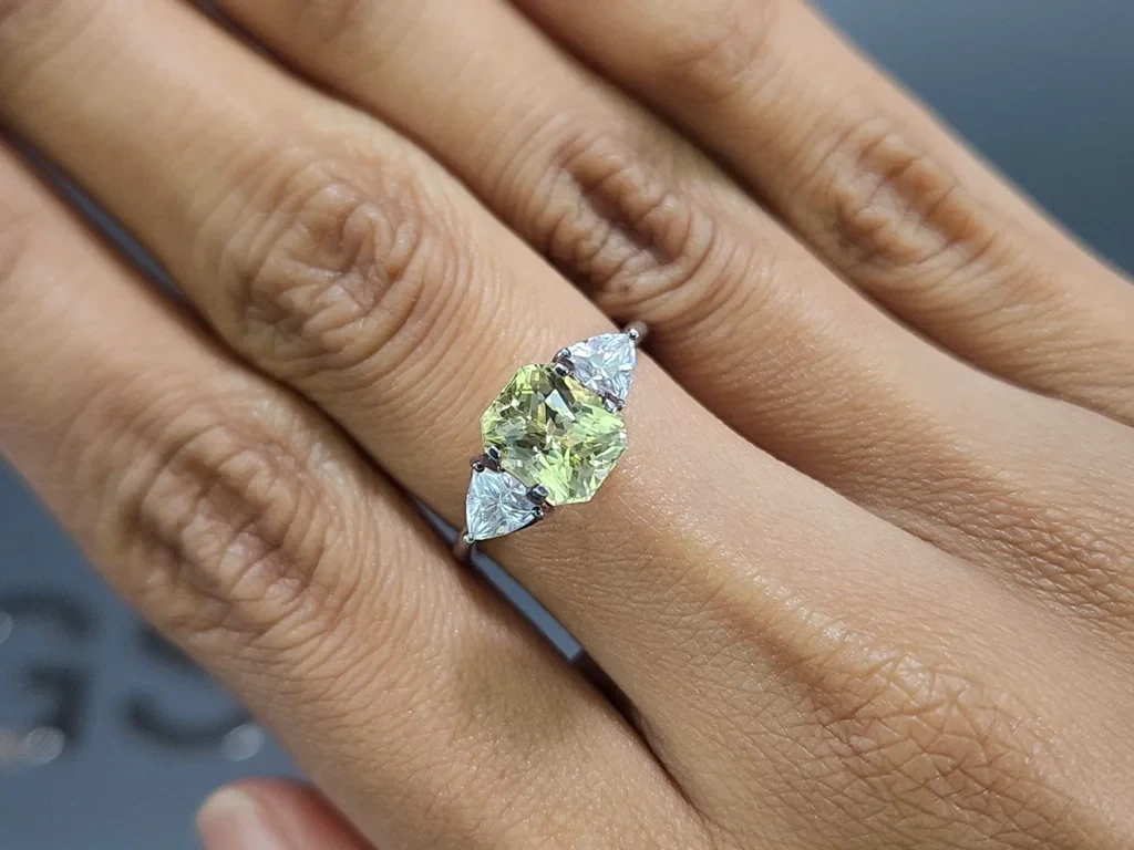 Chrysoberyll radiant cut 2.58 carats, Sri Lanka Image №5
