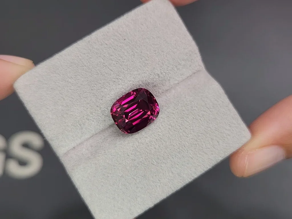 Cushion cut umbalite garnet 6.18 carats, Tanzania Image №4