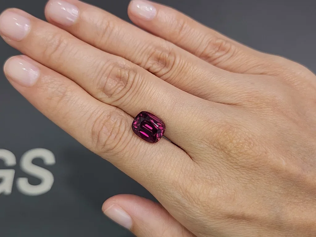 Cushion cut umbalite garnet 6.18 carats, Tanzania Image №2