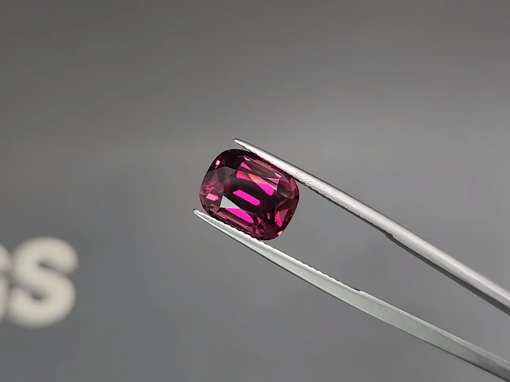 Cushion cut umbalite garnet 6.18 carats, Tanzania Image №3