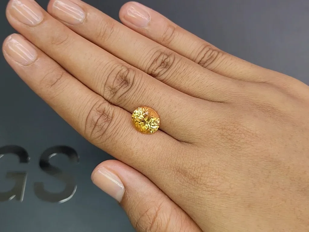 Golden Imperial topaz in oval cut 4.44 carats, Brazil  Image №2