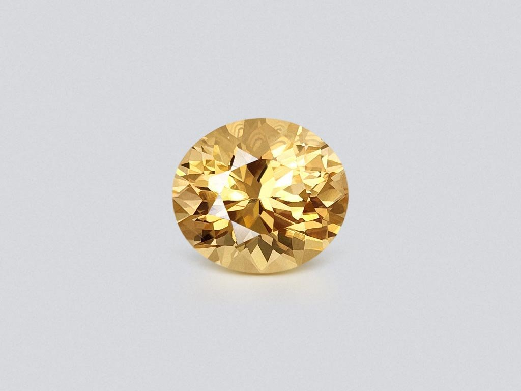 Golden Imperial topaz in oval cut 4.44 carats, Brazil  Image №1