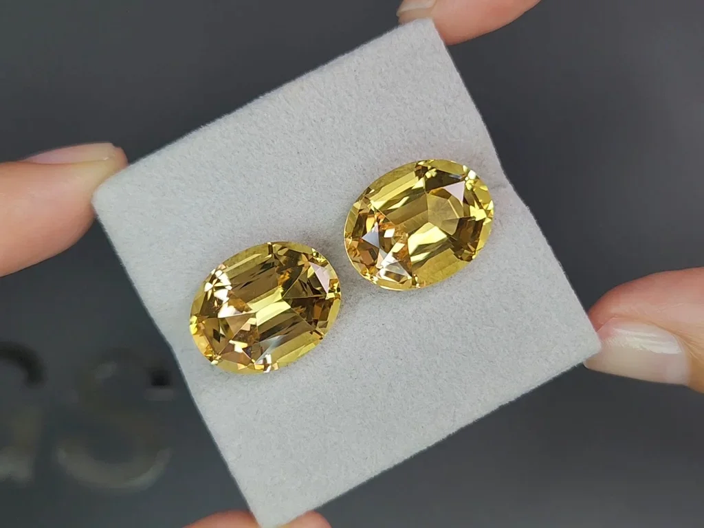 Pair of yellow citrines in precision oval cut 18.49 carats Image №4