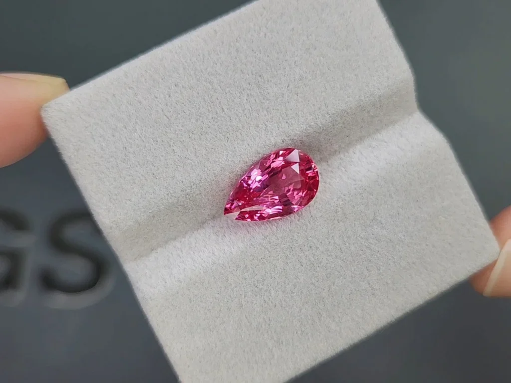 Red-pink Mahenge spinel in pear cut 3.67 carats, Tanzania  Image №4
