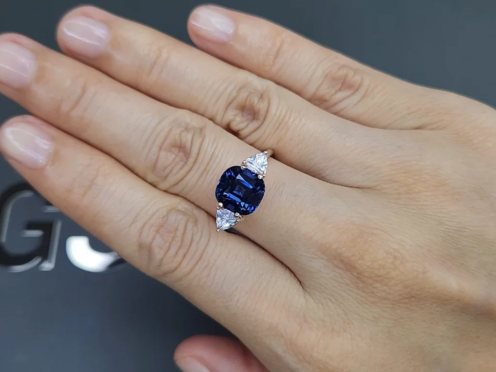 Cobalt blue spinel in cushion cut 4.03 carats, Tanzania Image №5