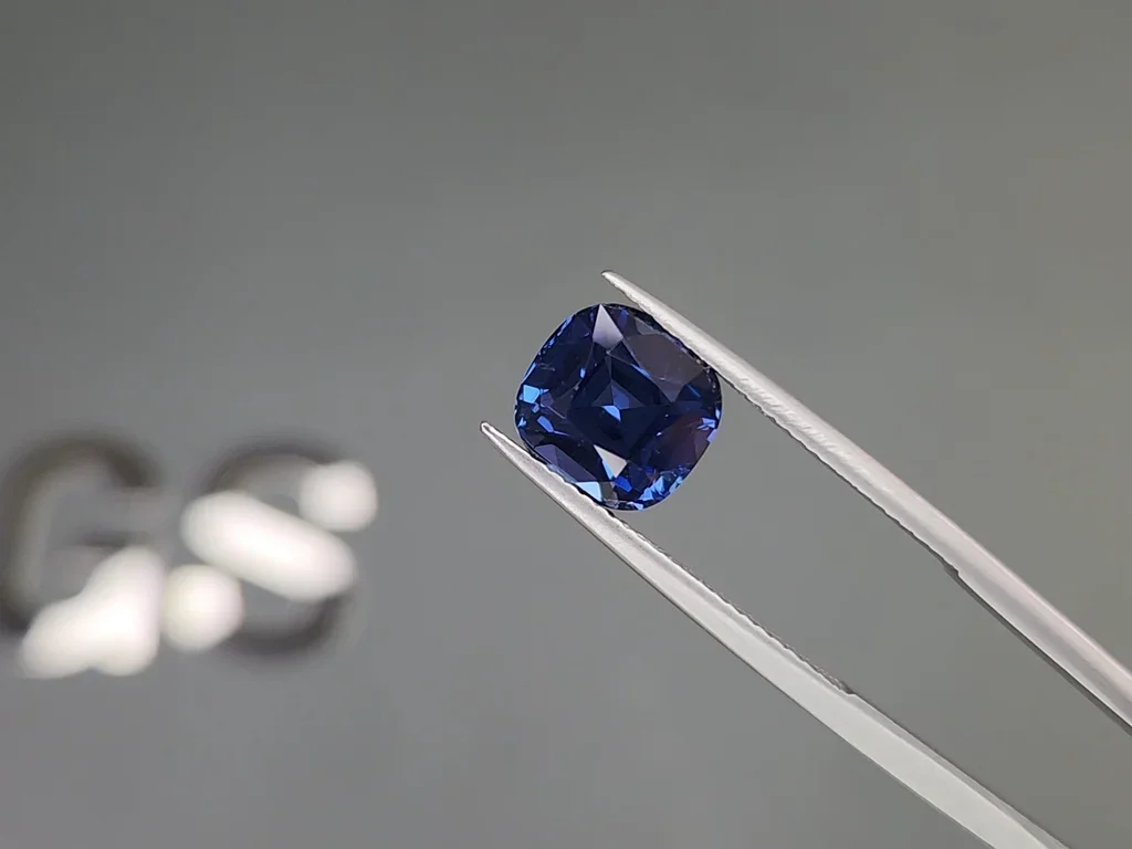 Cobalt blue spinel in cushion cut 4.03 carats, Tanzania Image №3