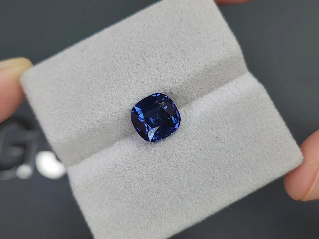 Cobalt blue spinel in cushion cut 4.03 carats, Tanzania Image №4