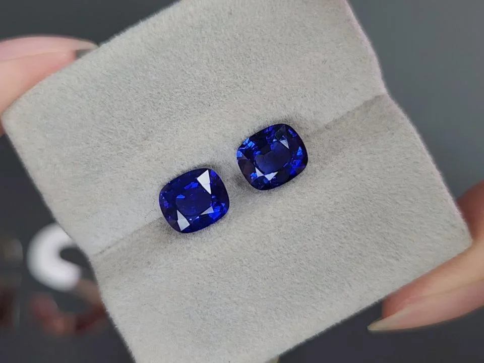 Pair of Royal blue sapphires in cushion cut 3.98 carats, Sri Lanka Image №4