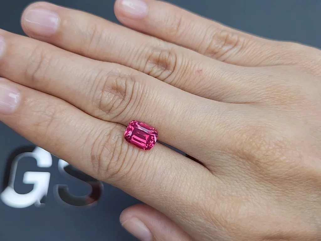 Spinel Mahenge Vibrant Pink-Red cushion cut 3.23 carats, Tanzania Image №2