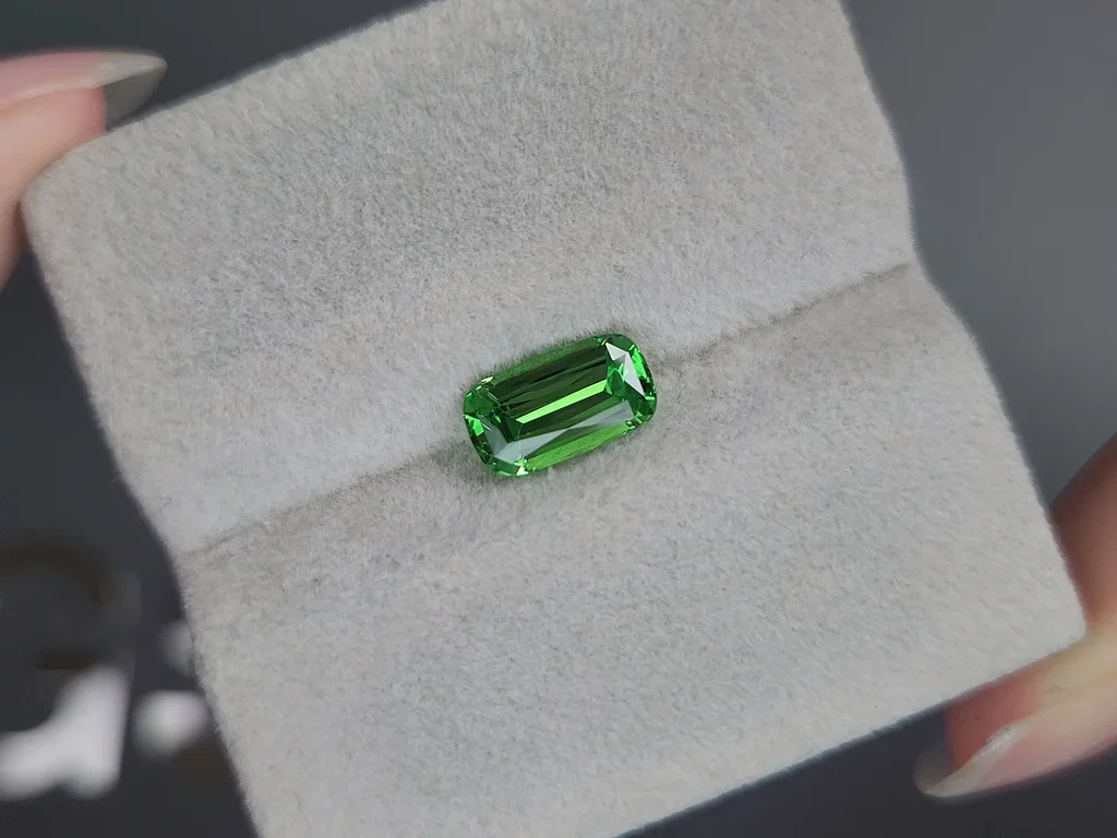 Intense Green tsavorite garnet in cushion cut 1.69 carats, Tanzania Image №4