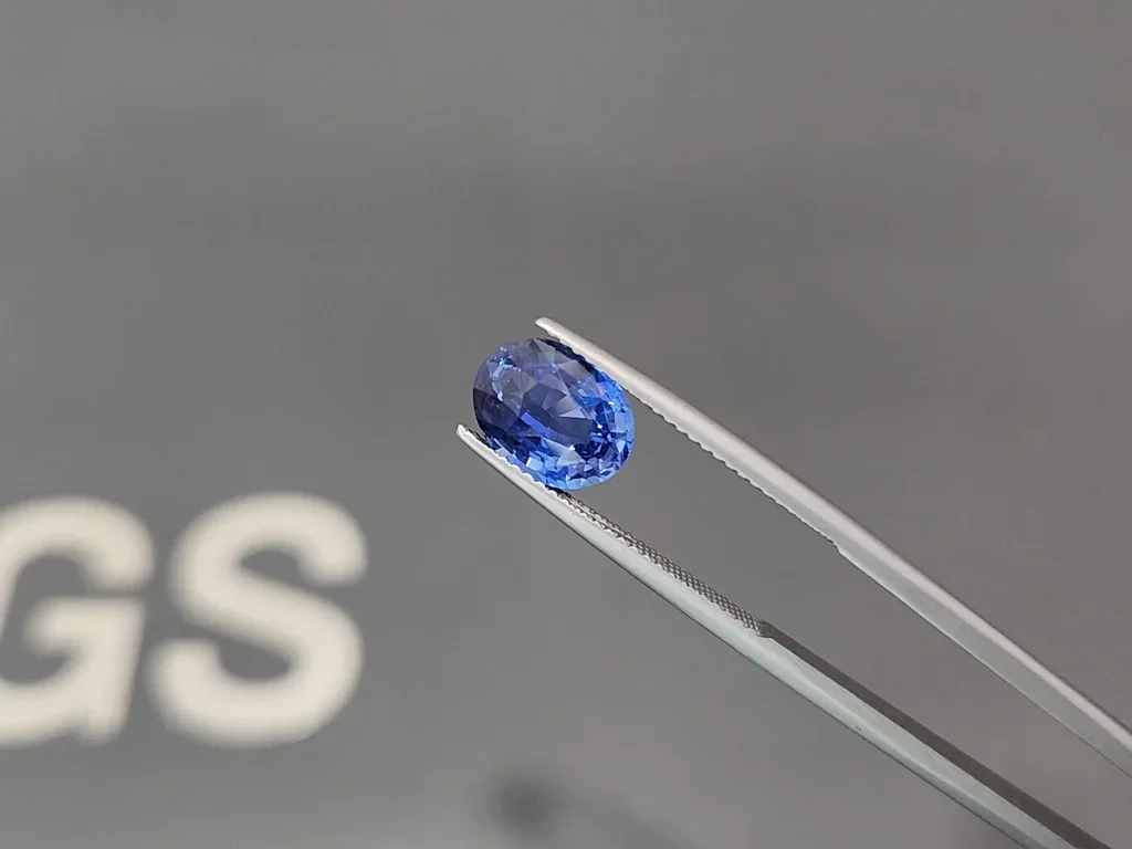 Unheated blue sapphire oval cut 3.09 carats, Sri Lanka Image №3