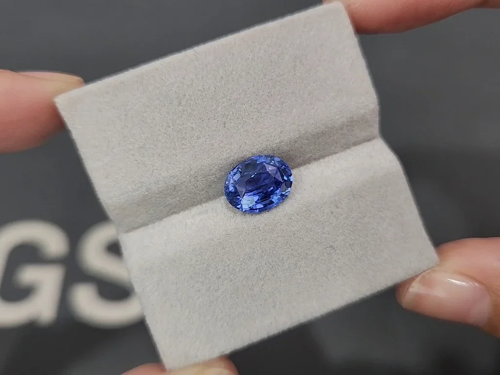 Unheated blue sapphire oval cut 3.09 carats, Sri Lanka Image №4
