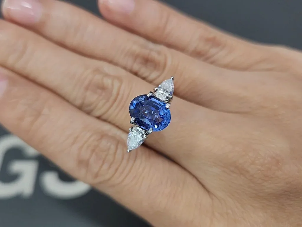 Unheated blue sapphire oval cut 3.09 carats, Sri Lanka Image №5