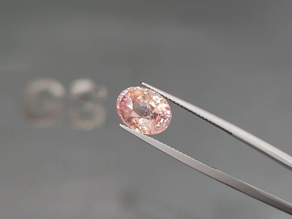 Unheated Padparadscha sapphire oval cut 5.11 carats, Sri Lanka  Image №3