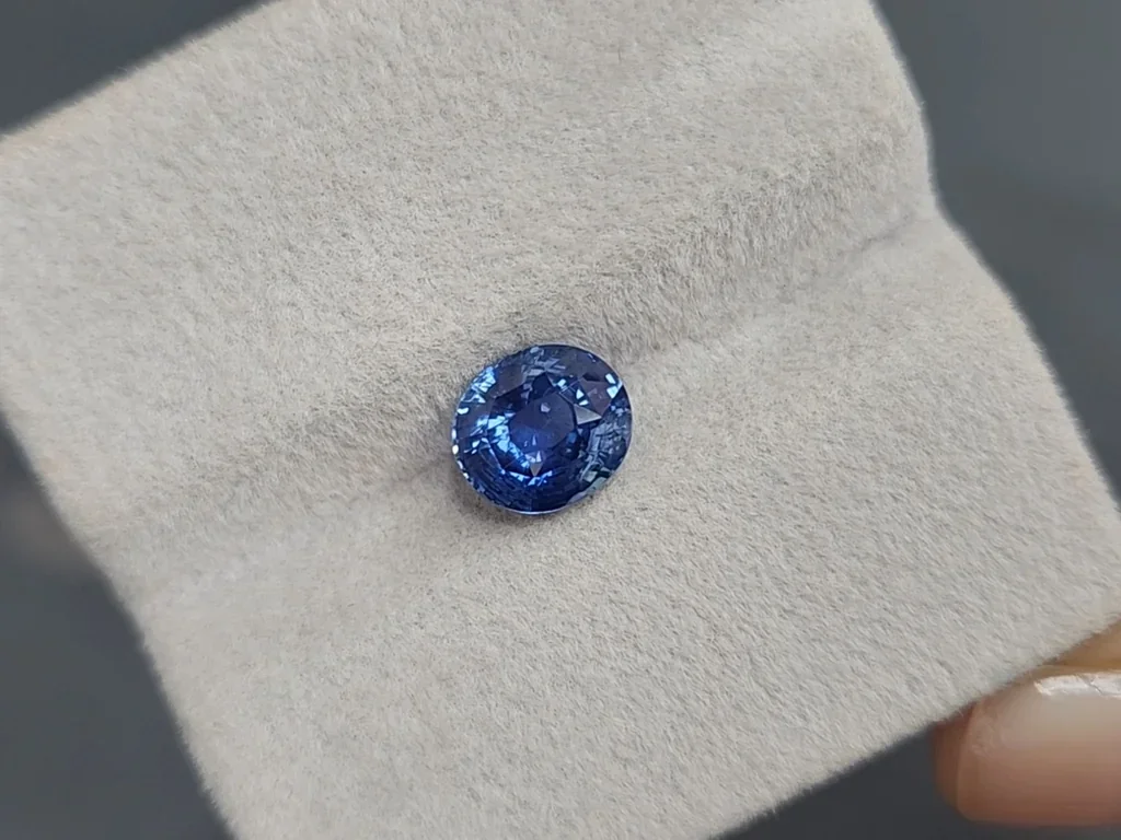Unheated blue sapphire oval cut 2.51 carats, Sri Lanka Image №4